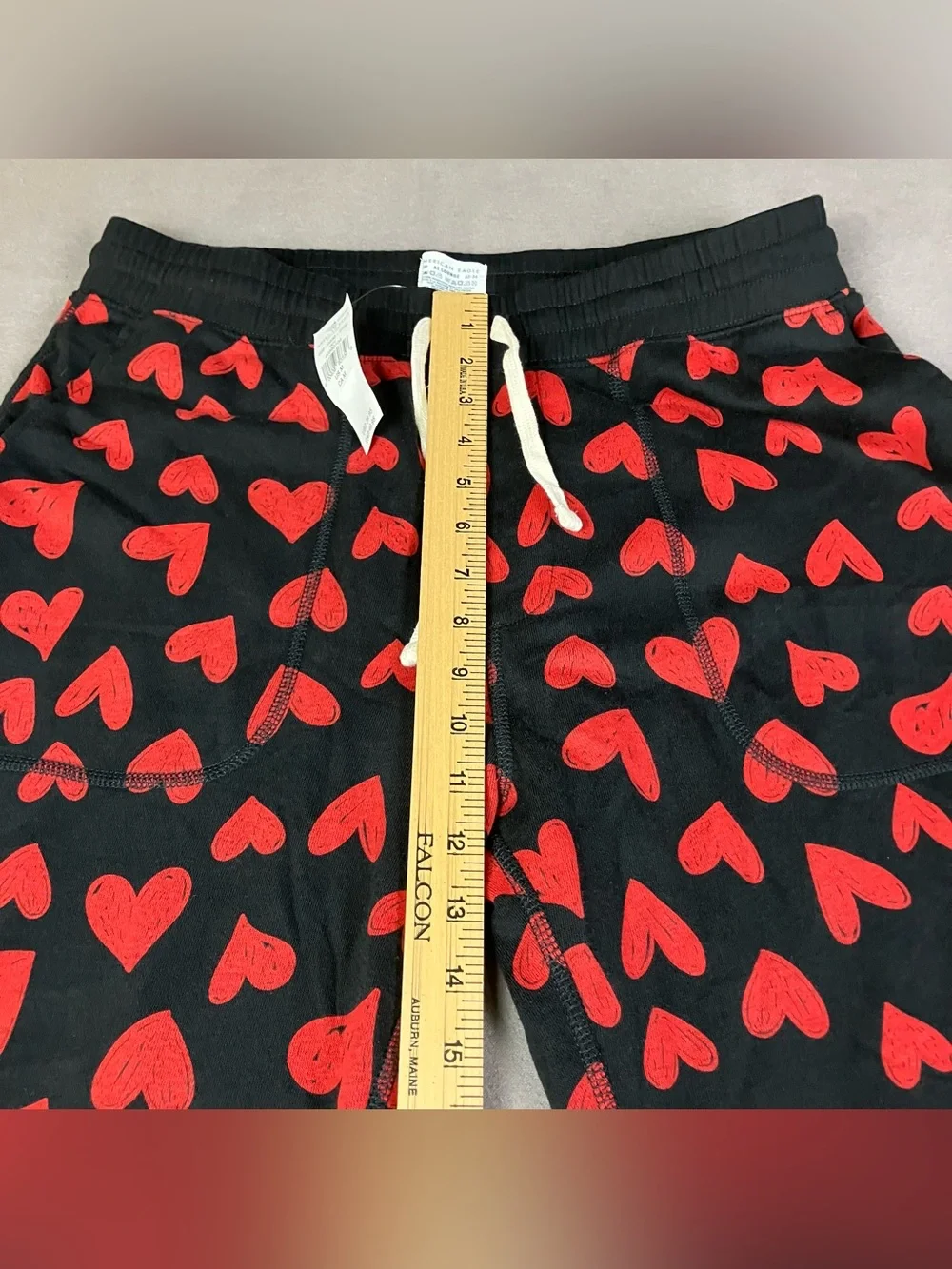 American Eagle Men’s Size M AE Lounge Sweatpant Joggers Hearts Red Black NWT!
